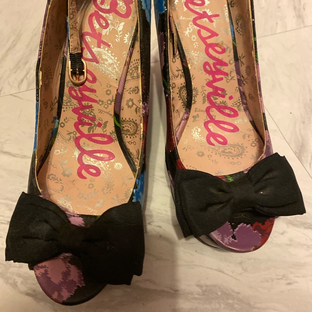90s Betsey Johnson platform wedge floral heels - Picture 2 of 8